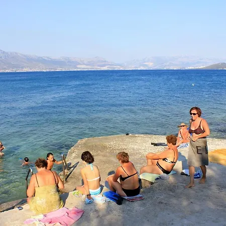 Seaside House Slatine, Ciovo - 748 Дом отдыха *