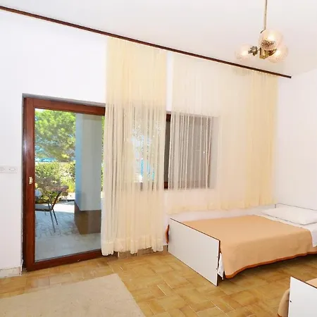 Seaside House Slatine, Ciovo - 748 Дом отдыха Трогир