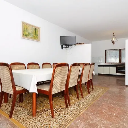 Seaside House Slatine, Ciovo - 748 Дом отдыха Трогир