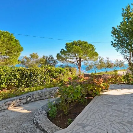 Seaside House Slatine, Ciovo - 748 * Трогир